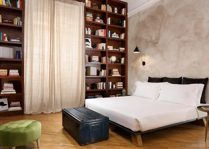 Piazza Del Popolo Boutique Home